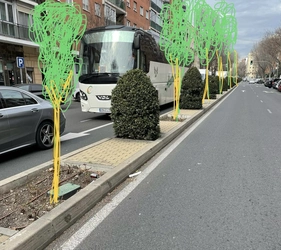 Mejor aprovechamiento medioambiental de los alcorques en las medianas de Calle Embajadores, y Jaime el Conquistador 