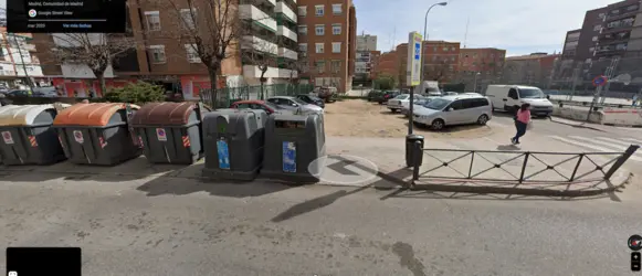 Calle de Madrid en el año 2024, aunque parezca 1970.